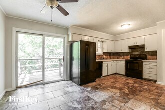 1805 SW Speas Dr in Blue Springs, MO - Building Photo - Building Photo