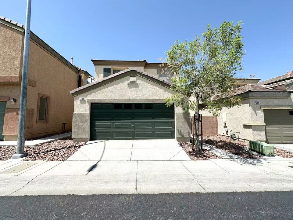 5490 Floating Flower Ave in Las Vegas, NV - Building Photo