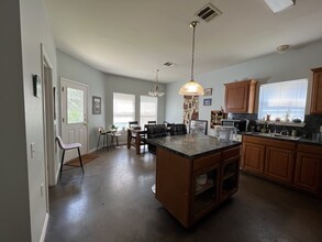 1701 J J Seabrook Dr in Austin, TX - Building Photo - Building Photo