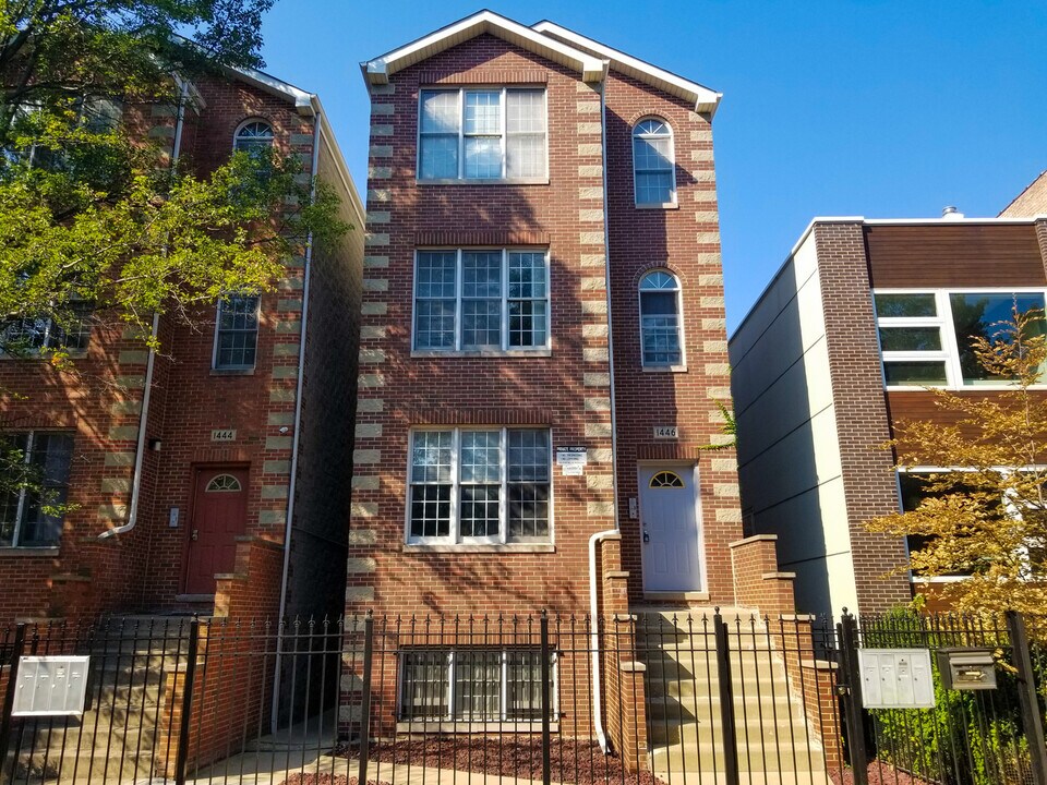 1446 N Campbell Ave-Unit -2 in Chicago, IL - Building Photo
