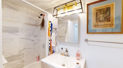 482 Beacon St, Unit 397-3R in Boston, MA - Building Photo - Building Photo