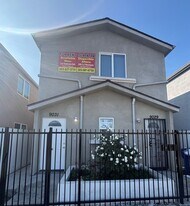 9031 Avalon Blvd in Los Angeles, CA - Building Photo