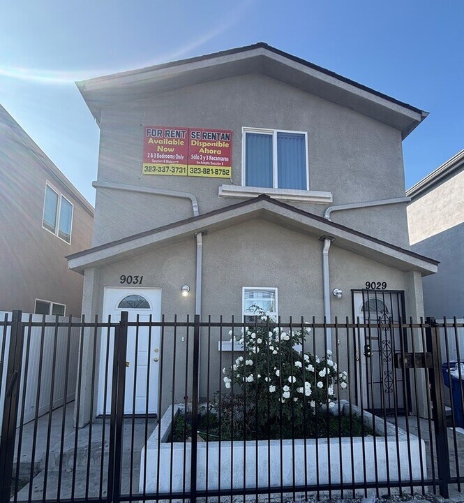 9031 Avalon Blvd in Los Angeles, CA - Building Photo