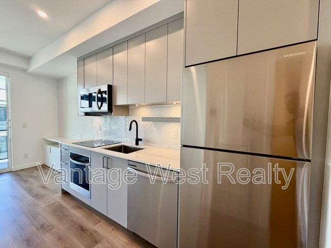 1274-1274 Devonshire Ave in Kelowna, BC - Building Photo - Building Photo
