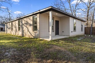 202 Morning Dove Dr in Trinidad, TX - Building Photo - Building Photo