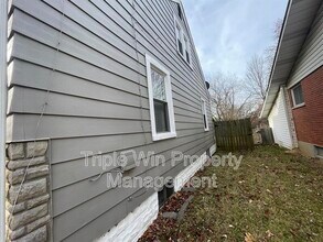 19 S Schlueter Ave in St. Louis, MO - Building Photo - Building Photo