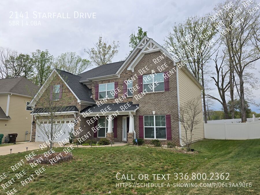 2141 Starfall Dr in High Point, NC - Building Photo