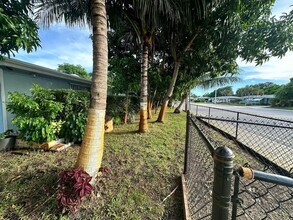 104 NE 16th Ave in Boynton Beach, FL - Building Photo - Building Photo