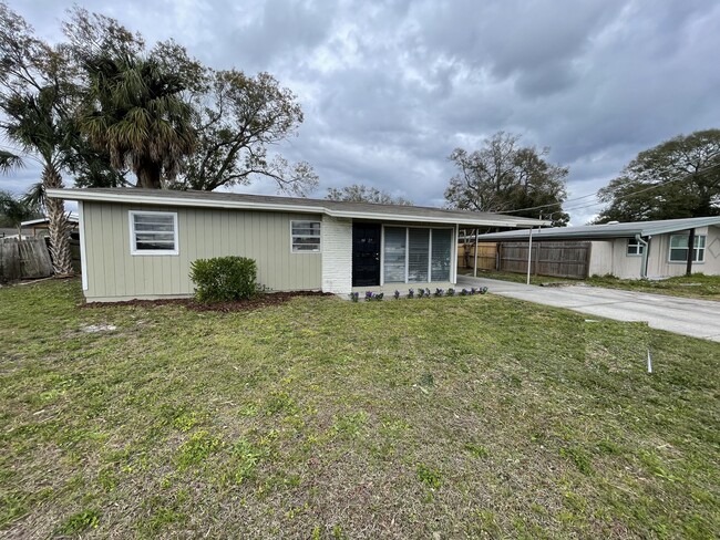 4427 W Montgomery Ave in Tampa, FL - Building Photo - Building Photo