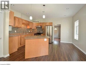 40 Spring St in Brantford, ON - Building Photo - Building Photo