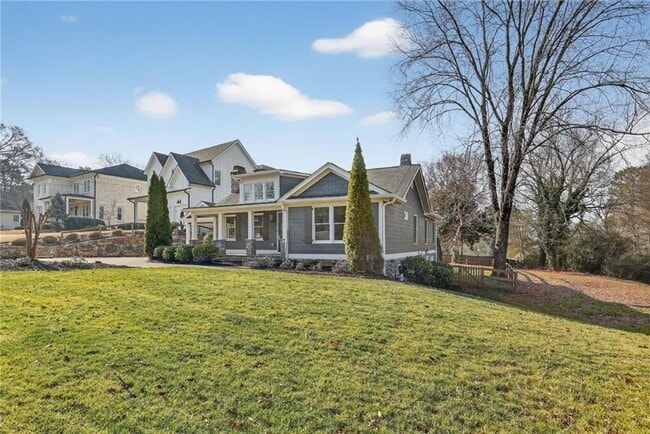 86 Woodstock Rd in Roswell, GA - Building Photo - Building Photo