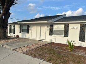 12298 Buffing Rd in Port Charlotte, FL - Building Photo
