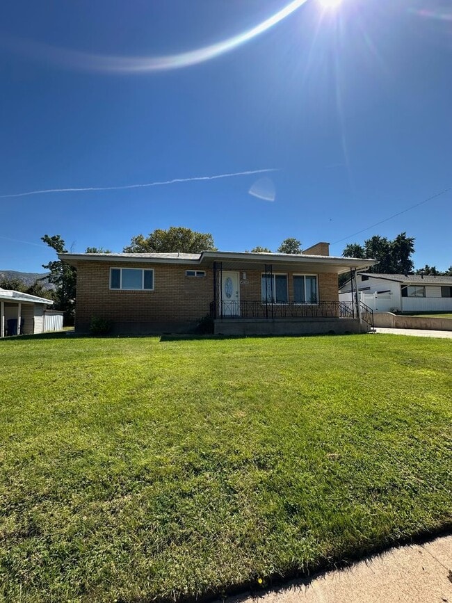 property at 4258 S Porter Ave