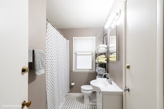 3781 N 60th St, Unit 1 in Milwaukee, WI - Foto de edificio - Building Photo