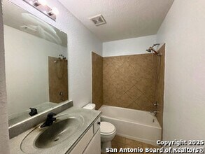 12118 Luckey Summit in San Antonio, TX - Building Photo - Building Photo