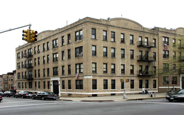 946 67th St in Brooklyn, NY - Foto de edificio