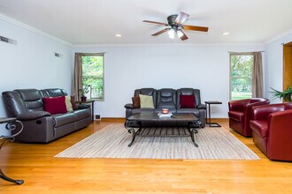122 Park Ave in River Forest, IL - Building Photo - Building Photo