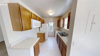 2119 Troy Ct, Unit 2119 in Colorado Springs, CO - Building Photo - Building Photo