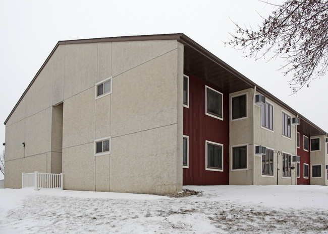 Peace Villa Apartments in Norwood Young America, MN - Building Photo - Building Photo