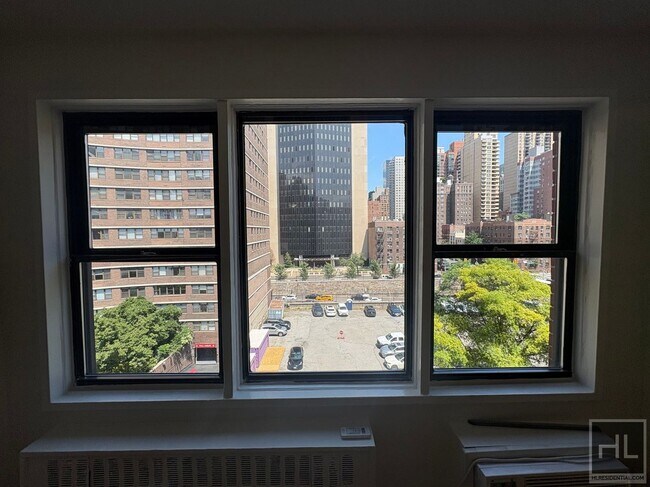 EAST 36 STREET in New York, NY - Building Photo - Building Photo