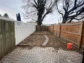 122 S Spruce St in Nazareth, PA - Building Photo - Building Photo