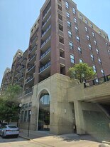 811 W 15th Pl in Chicago, IL - Building Photo