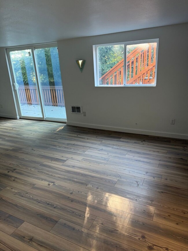 1431 Central Ave in Coos Bay, OR - Building Photo - Building Photo