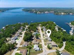 4689 Inlet Ln in Osage Beach, MO - Building Photo - Building Photo