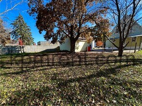 2113 Oakland Ave E in Austin, MN - Building Photo - Building Photo