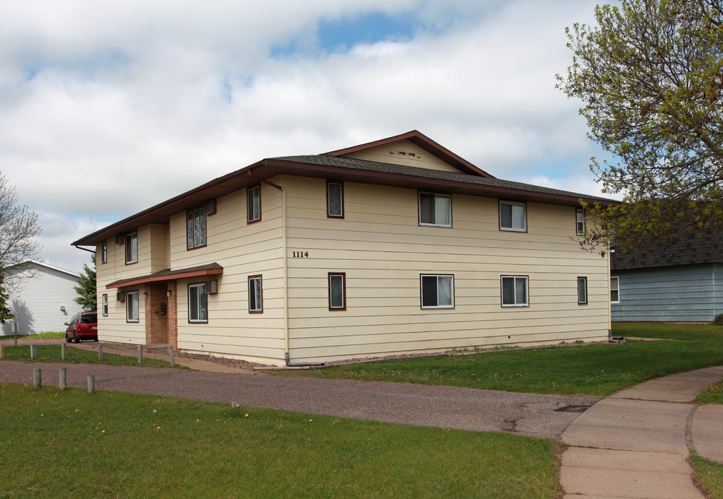 1114 Imperial Cir in Eau Claire, WI - Building Photo