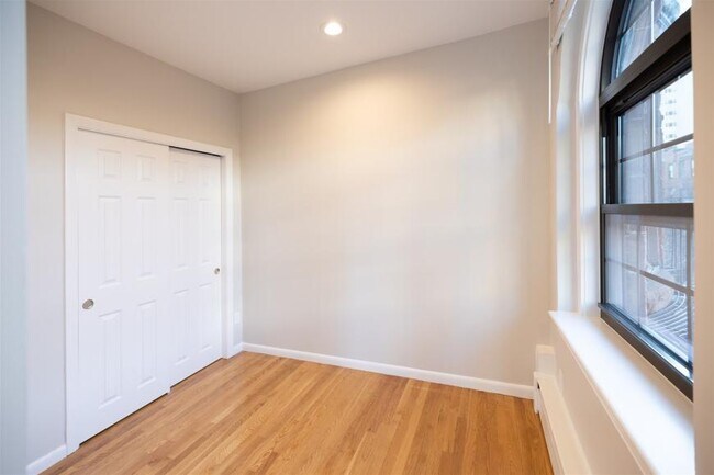 158 St Botolph St in Boston, MA - Building Photo - Building Photo