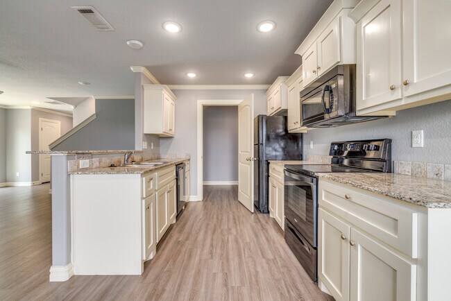 Chanel Place in Fort Smith, AR - Foto de edificio - Interior Photo