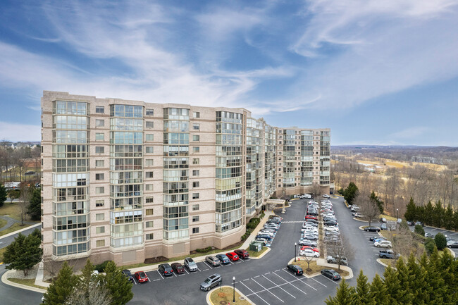 Potomac Ridge at Lansdowne Woods Condominium in Leesburg, VA - Building Photo - Building Photo