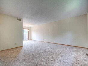 1920 Barberry Cir in Champaign, IL - Building Photo - Building Photo
