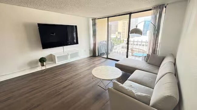 1020 15th St, Unit 8J in Denver, CO - Building Photo - Building Photo