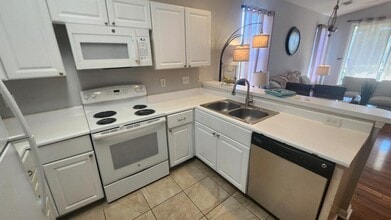 476 River Oaks Dr in Myrtle Beach, SC - Building Photo - Building Photo