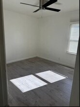 1920 W Verdugo Ave, Unit c in Burbank, CA - Foto de edificio - Building Photo