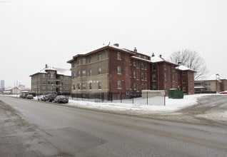 Chambers Court Apartments in Omaha, NE - Building Photo - Building Photo