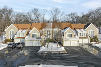 Oak Brook Estates in North Haven, CT - Foto de edificio - Building Photo