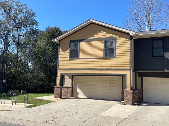 2315 Timber Oak Ln in Tallahassee, FL - Building Photo - Building Photo