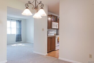 9071 Wrenwood Ln in St. Louis, MO - Building Photo - Building Photo