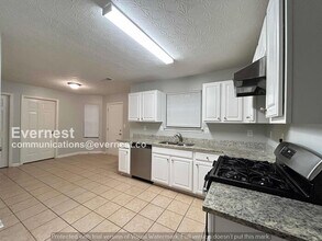 3129 Far Emerald Land in Union City, GA - Building Photo - Building Photo