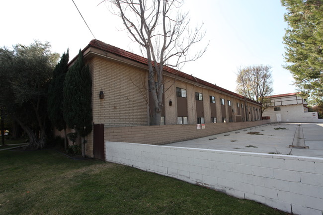 7243 Shirley Ave in Reseda, CA - Building Photo - Building Photo