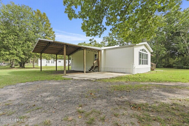 5270 Otter Lane in Middleburg, FL - Building Photo - Building Photo