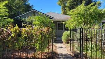 3116 San Carlos Way in Sacramento, CA - Building Photo