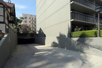 Christ Unity Manor in Los Angeles, CA - Foto de edificio - Building Photo
