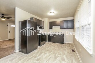 1708 Cedrow Dr in High Point, NC - Building Photo - Building Photo