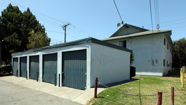 2082 S Haster St in Anaheim, CA - Building Photo - Building Photo