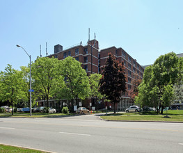 St. Paul's L'Amoreaux Centre in Toronto, ON - Building Photo - Primary Photo