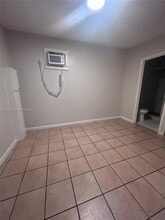 2222 Van Buren St in Hollywood, FL - Building Photo - Building Photo